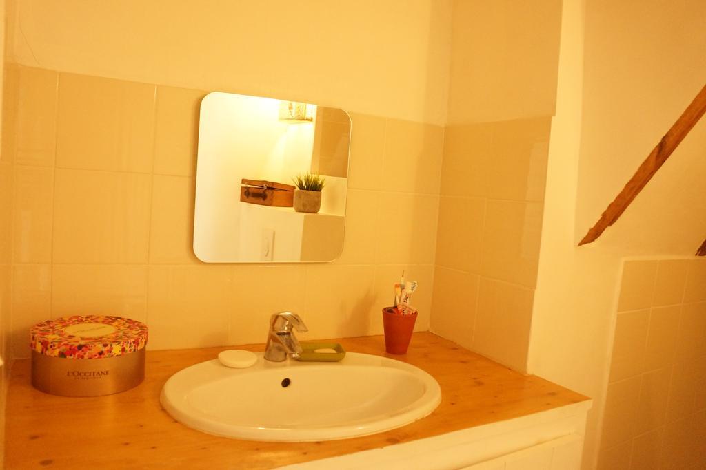 Longo Mai Bed and Breakfast Apt Eksteriør billede